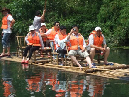 公司动态=公司业务骨干赴浙江旅游剪影(一)-双溪漂流.jpg
