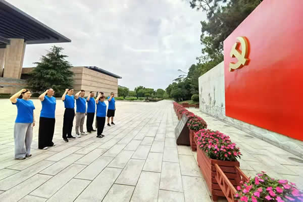 新闻=南湖红船承使命 水乡古镇铸精神｜江苏创盛红色之旅圆满收官03.jpg